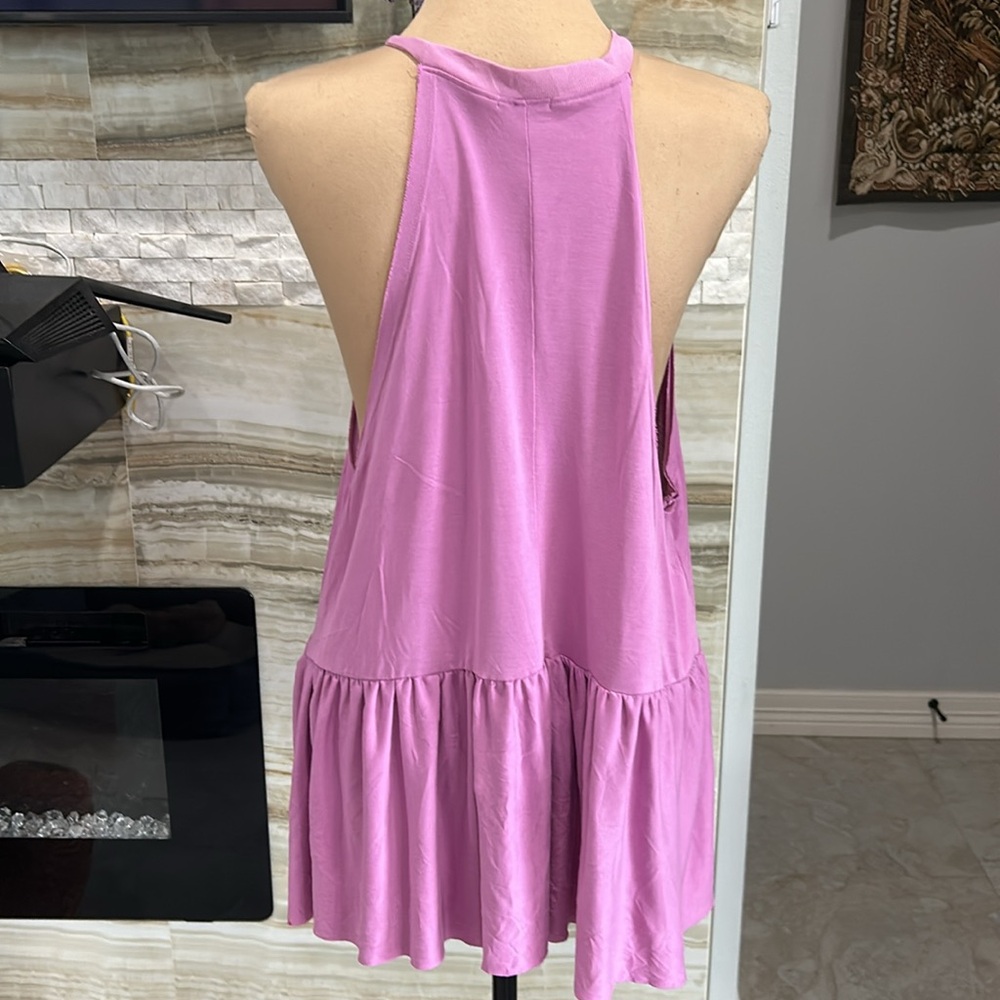 Kimchi Blue High Neck Ruffle Bottom Top. Size M (221) - Picture 6 of 11